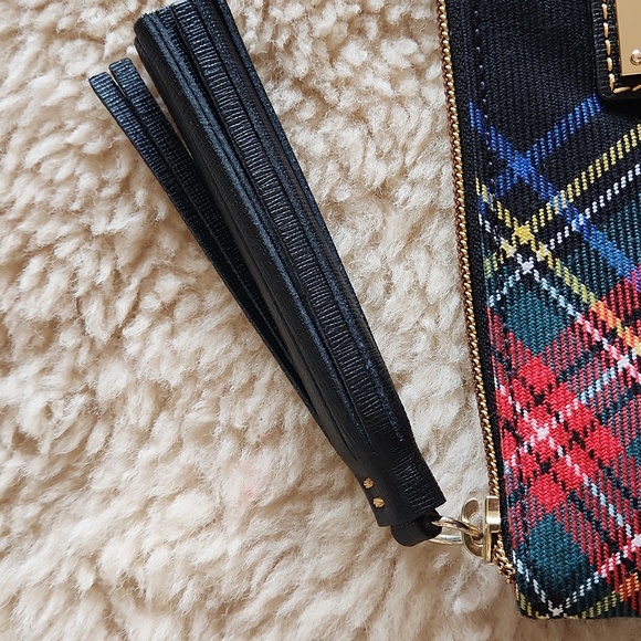 Gorgeous NWOT Dooney & Bourke Tartan Plaid Clutch 🖤💙❤️ - Picture 3 of 14